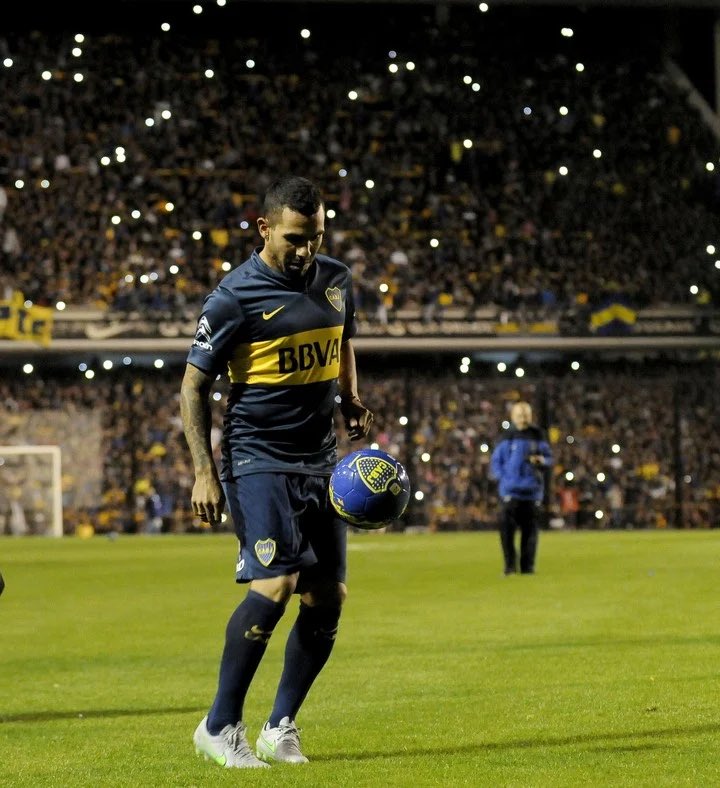gordodelcabj's tweet photo. No seamos irrespetuosos con la historia de nuestro fútbol, la incorporación más importante en la historia de nuestro fútbol fue la del señor Carlos Tévez. Este tipo jugó una final de Champions y al siguiente mes jugó contra QUILMES!! Nunca veremos nada igual. https://t.co/JySd2VstcR