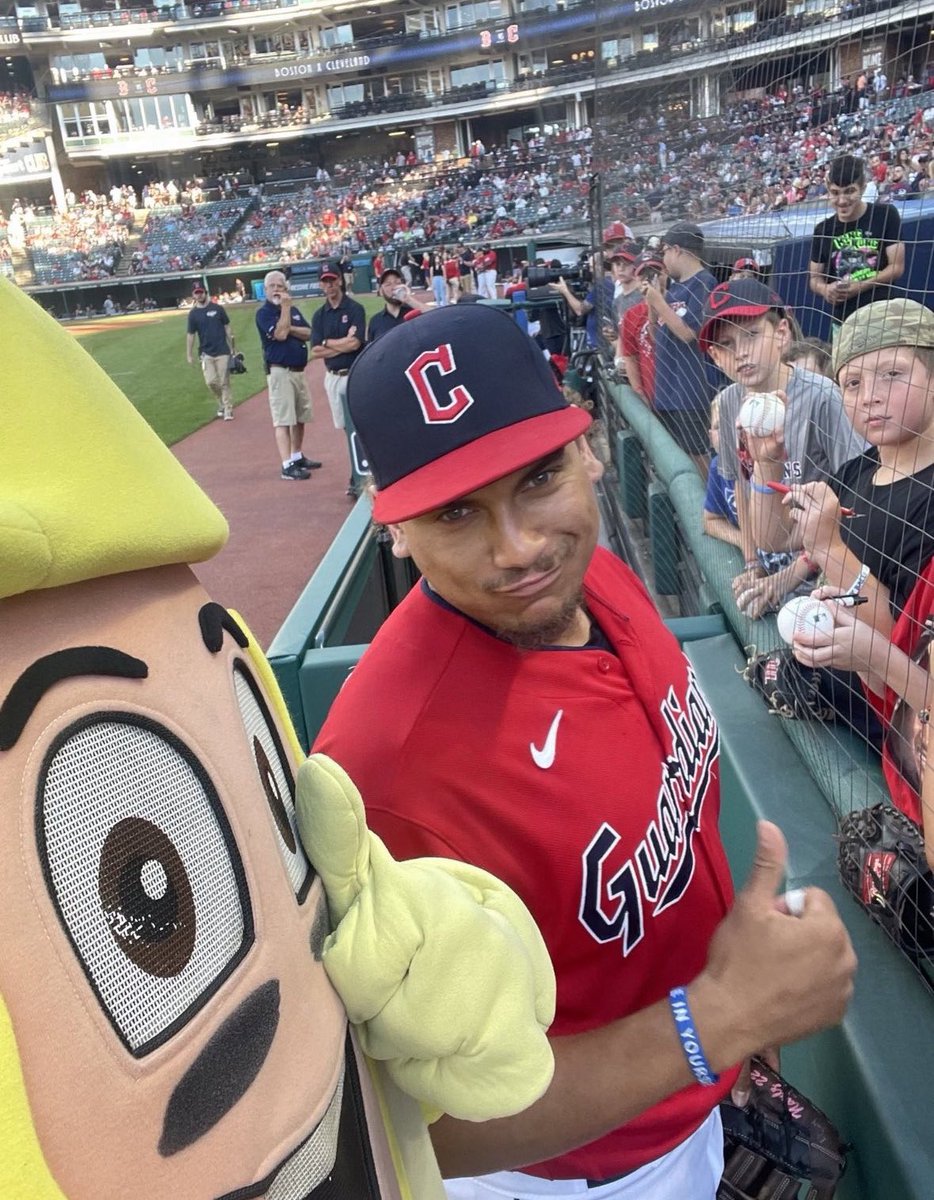 CleHotDogs's tweet photo. All of Chicago tonight… Tomorrow… Saturday… Even Sunday! https://t.co/YvU8UaQomt