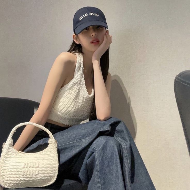 — restarting . . . . . 🥢

hii, i'm looking for interactive moots ✧⁠*

— about me ⋆ ˚｡✧⁠*⁠。
⋆  maya ( she/her, fil/eng )
⋆  not new to #stantwt #kpoptwt 
╰ multi ♡: enha, bts, blackpink, lesse, nwjs, and ive but any fandom is fine!!

♡ / ↻  to be moots !!