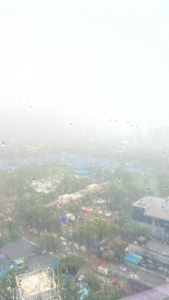 DoctorNene's tweet photo. #BePositive Amazing how nice and cool monsoon makes the temps here in Mumbai, it is fresh and if you take a short trip into the villages, it is vibrant, green, and lush. The key is to see everything through the right lenses. Yes, there will be water leakages and traffic jams, but who cares-it’s limited. Enjoy the weather for what it is. Similarly, May is mango season; don’t focus on the heat. Cie la vie(such is life)