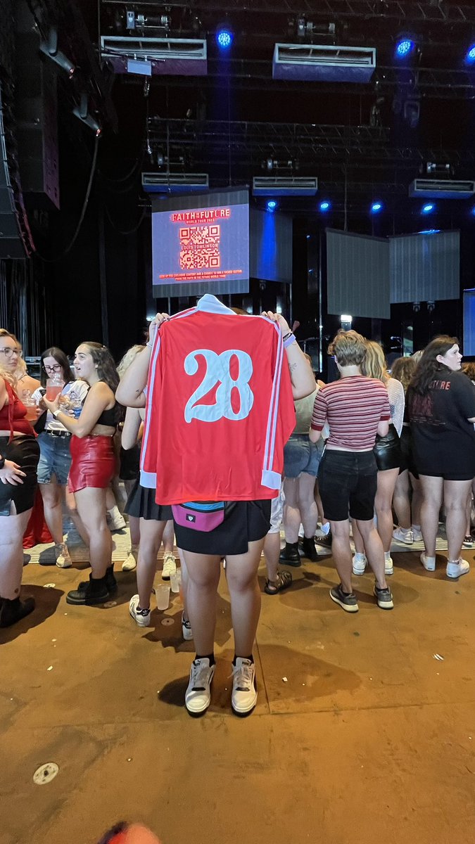 brave0nly's tweet photo. PIDIÓ LA POLERA DE CHILE Y SE LA LLEVÓ CTM CHILE GANA DE NUEVO @burntrxmancess @JLYxDLIBYH @1mcwl1d @AndruFuentesL JSKSKDKDKDKDKD https://t.co/PawaWZTrMJ