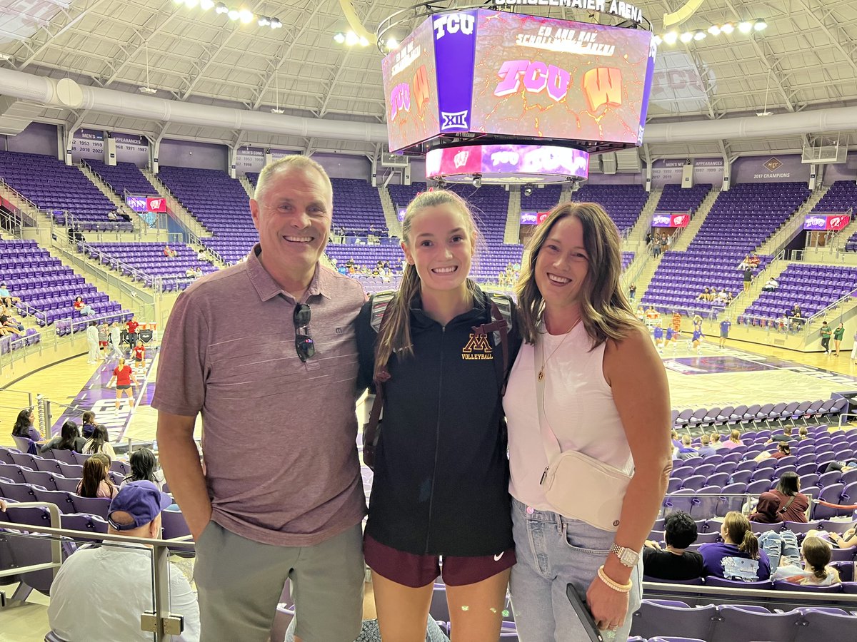 GopherVBall's tweet photo. 𝐊𝐧𝐨𝐰 𝐭𝐡𝐞 𝐆𝐨𝐩𝐡𝐞𝐫𝐬       

Sophomore outside/opposite Julia Hanson got her feet wet as a true freshman in 2022.

She chats with us about her gymnastics days, her rapid recruitment and breakout performance at Texas.

Full Q&amp;A ⬇️

https://t.co/J5Ptn5XZgX https://t.co/7lNhzB2P7n