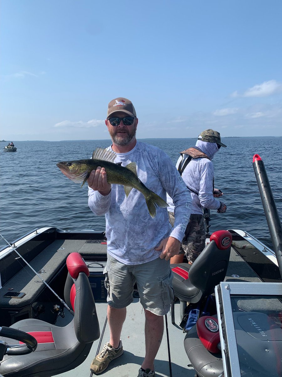 The Hawkeye Fish Camp on Lac Seul tweet media