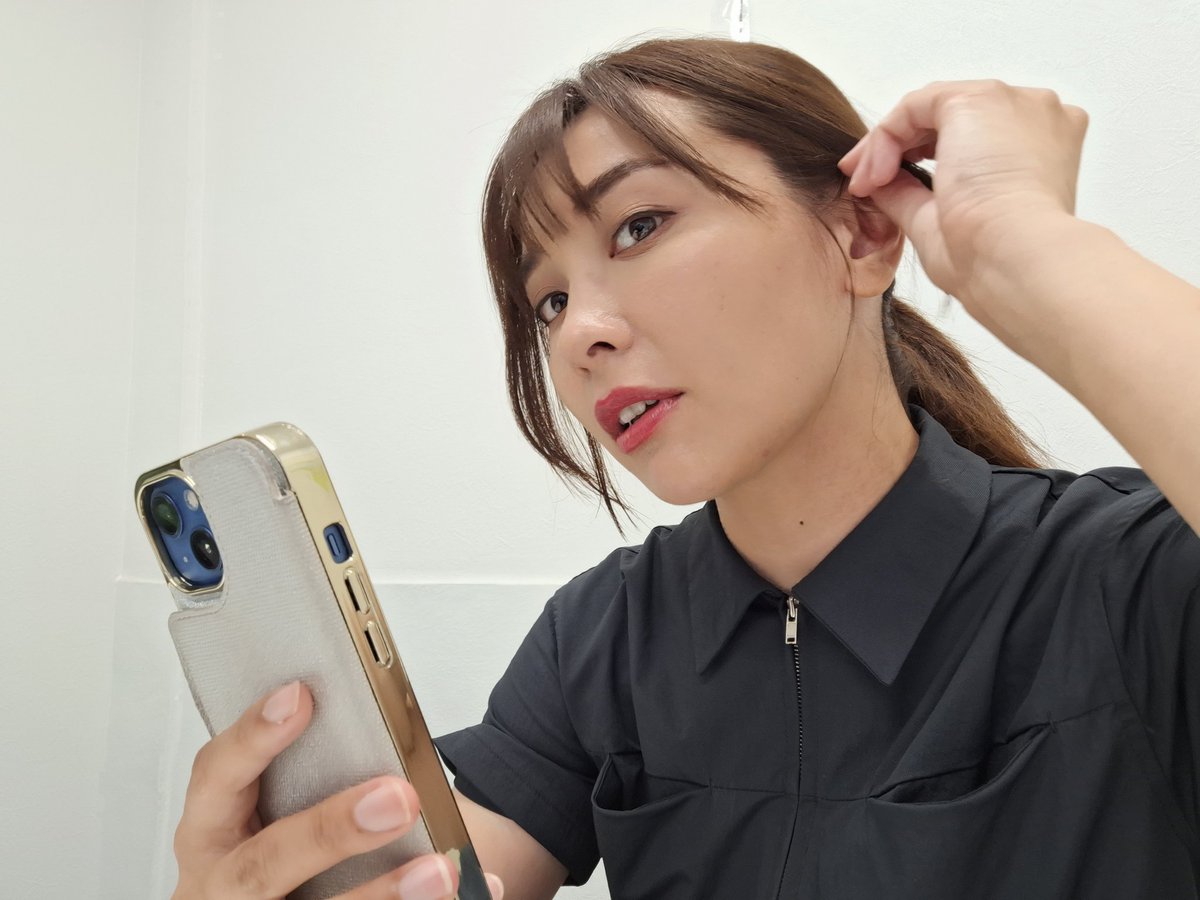 yamasakimami920's tweet photo. 生意気顔で失礼します笑
裏アカ動画いかがでしたでしょうか？

今月はYouTube動画を週2公開させていただきましたが、最後は明日の22時から生配信で締めくくりたいと思います✨
コメントなどお待ちしています🙇✨️

https://t.co/geTKEWER3M https://t.co/F0058D40iF