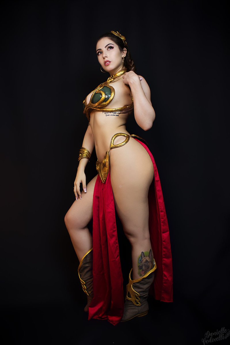 hutt_slaveleia's tweet photo. @DrakeW1lson @KatyMonroeModel https://t.co/Icfqworaoa