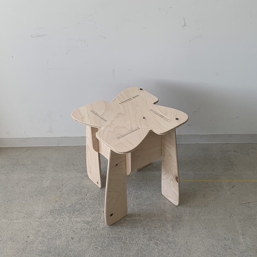 xhzlfp's tweet photo. #広工大DF2023 最終課題 #StackingStool 相持ちで強度を上げ、全体的に滑らかな曲線にすることで一体感を出しました!
+Aもらえて嬉🌊 https://t.co/qjboGA7g9j