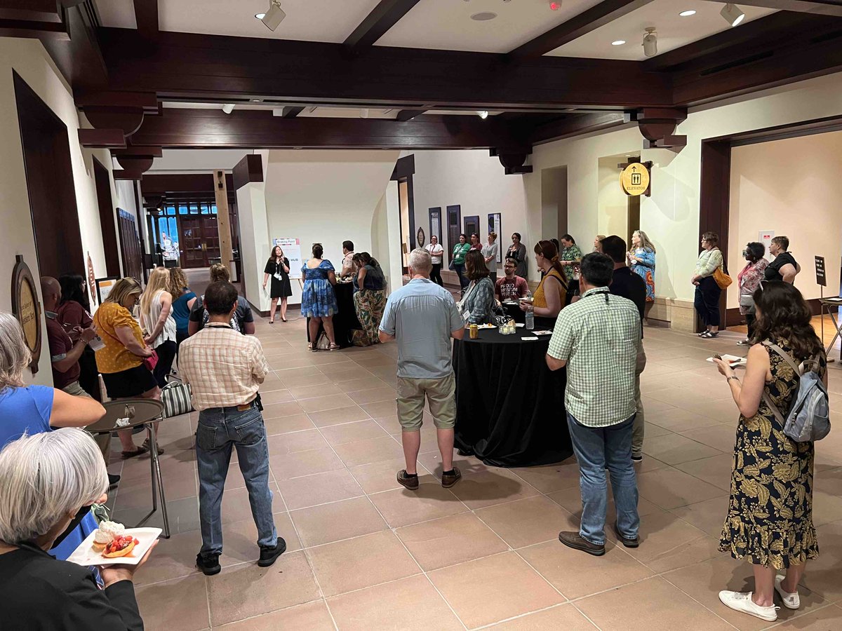 MidWestMuseums's tweet photo. What a lovely evening exploring Indiana Historical Society and the Eiteljorg Museum! #BrakingPoint #MidwestMuseums #IndianaMuseums #AMM_2023 https://t.co/mo7IVU5IYF