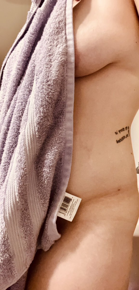 daddysbrat94's tweet photo. Fresh out of the shower, hope daddy enjoys it 🤤😉

#curvymilf #fanslybabe #daddysbrat #nsfw_twt #sexy #tease https://t.co/mtoCYkUkEu
