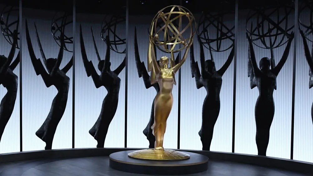 OnceNoticiasTV's tweet photo. 🟡 #Entérate | Se suspende la entrega de los #PremiosEmi (originalmente programada para el 18 de septiembre), debido a la huelga de #actores en #Hollywood
#OnceNoticias ⬇️ https://t.co/erREjCyNM3
