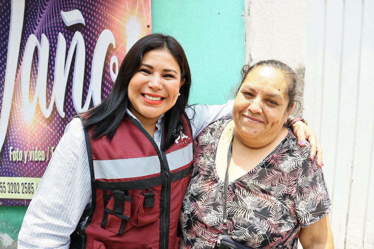 LourdesPaz24's tweet photo. Visité la colonia Ramos Millán Bramadero II, vecinas y vecinos amablemente me abrieron las puertas de sus hogares donde me mostraron su apoyo, el cual agradezco con todo el corazón. ✨

Seguiré recorriendo #Iztacalco para escuchar a cada habitante. 

#SoyLourdesPaz https://t.co/Rii79dkbaF