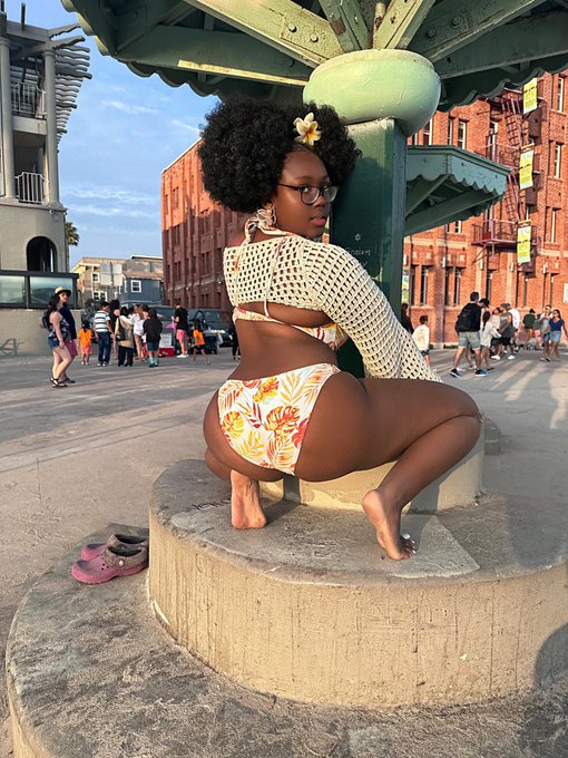 I have a side quest for you https://t.co/L0K1KarsQ9