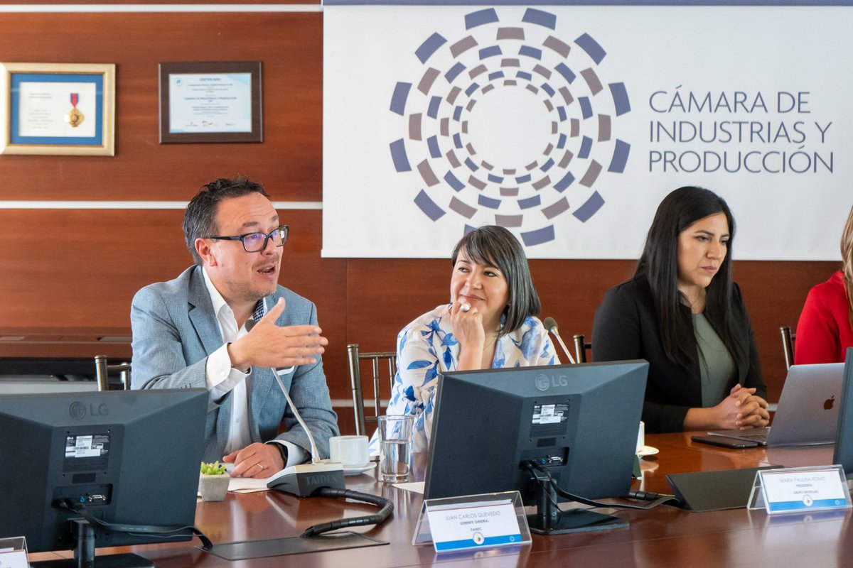 CamaraCIP's tweet photo. 👁️"Si no hay un verdadera necesidad a resolver, será difícil que el negocio perdure en el tiempo. Además, este debe ser rentable para ser sostenible en el tiempo", dijo Juan Carlos Quevedo, gerente general de #Danec.
#TambiénSoyEmpresario https://t.co/S3BINgoQdk