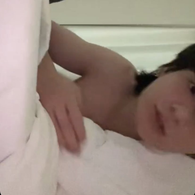 btschartsxdaily's tweet photo. GOD SAVE US 
JEON JUNGKOOK https://t.co/hc0omRvcR4
