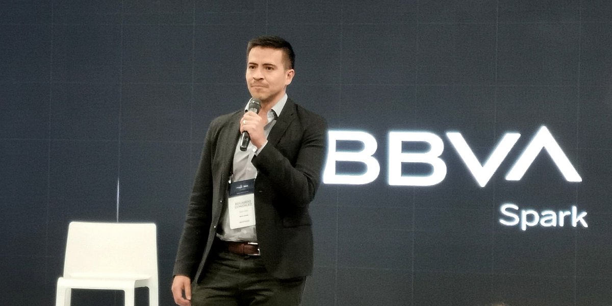 En medio de #SparkMagia2023, Eduardo González, country manager de BBVA Spark Latinoamérica, destacó que "en menos de un año ya contamos con 600 clientes y más de 400 son latinos".