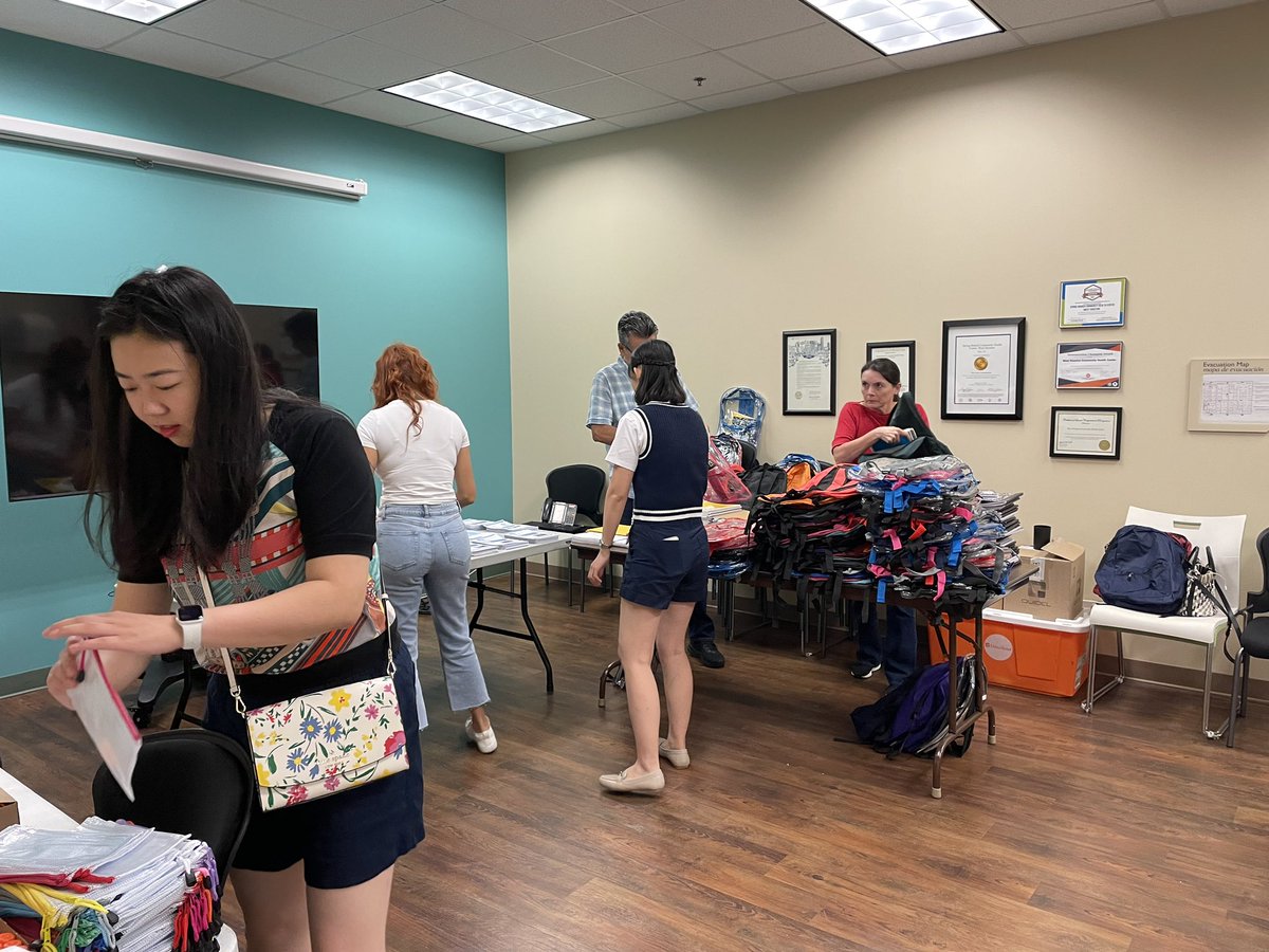 KatyOOL's tweet photo. Our parent center students volunteering at the Katy @SBCHChealth location, getting ready for the vaccine drive. https://t.co/nQjd3xb1ZJ