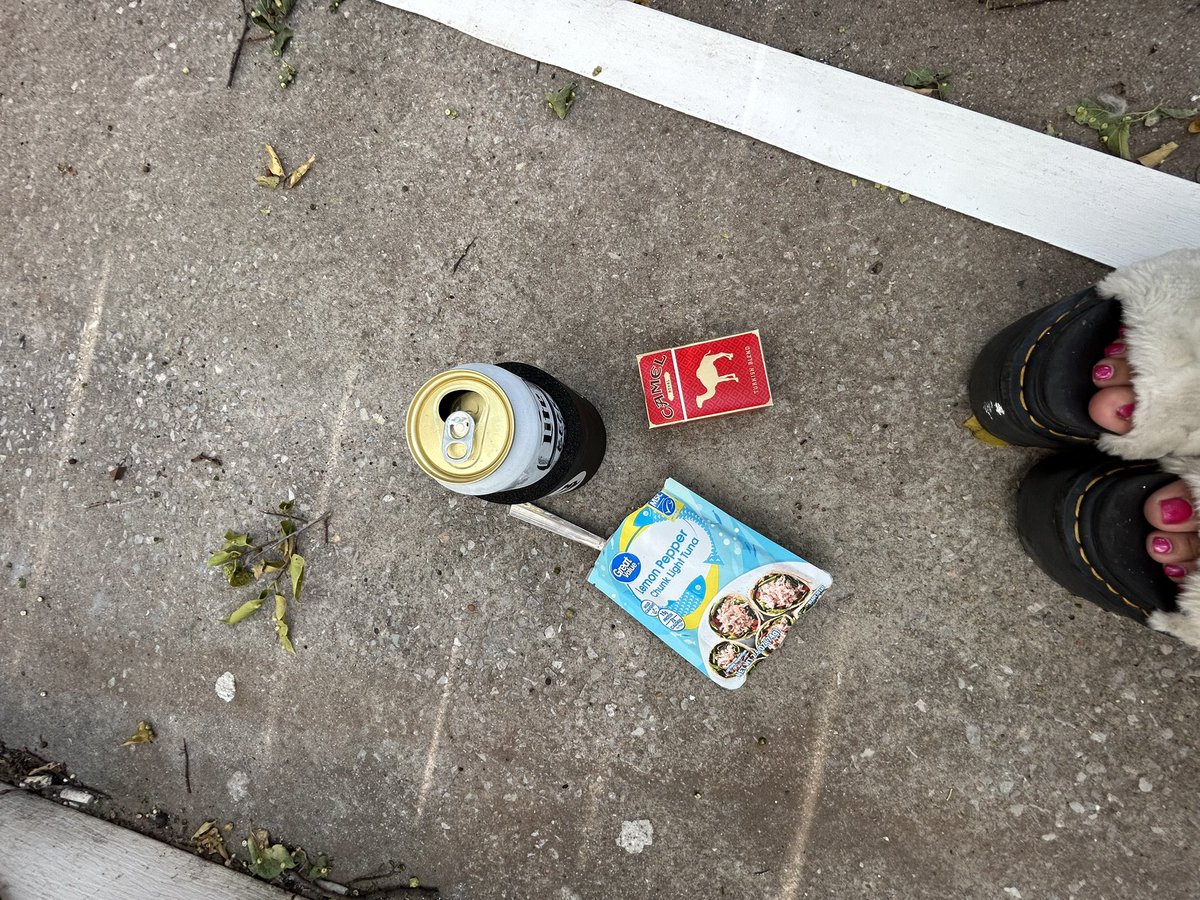 mostly👻ghostly (@emmarayeross) on Twitter photo 