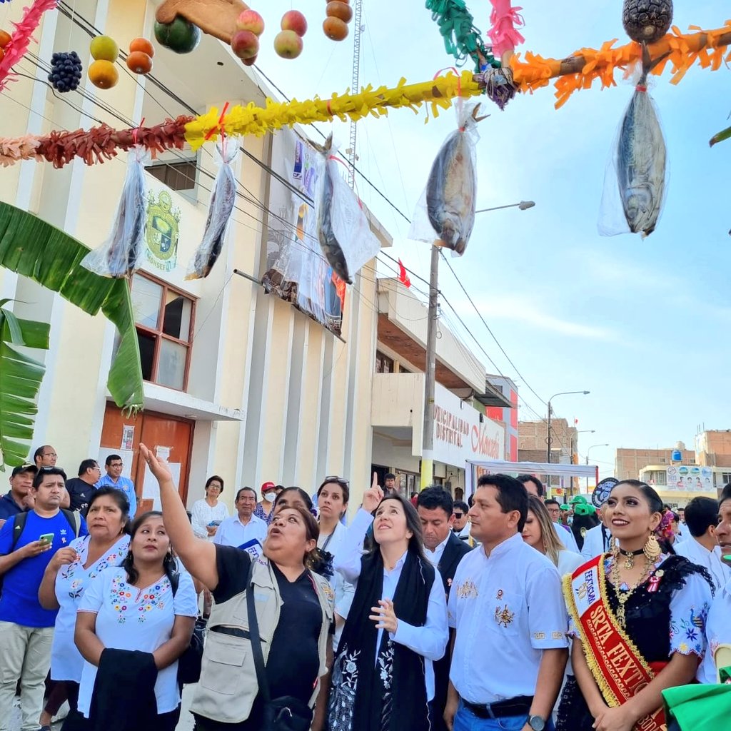 MinamPeru's tweet photo. 📢 El #MINAM, liderado por la ministra Albina Ruiz, está comprometido en trabajar el tema de la gestión y manejo de los residuos sólidos, porque todos los peruanos y peruanas merecemos vivir en un #PerúLimpio, señaló la viceministra Giuliana Becerra en el marco del #Fexticum. https://t.co/pJZPxn7avN