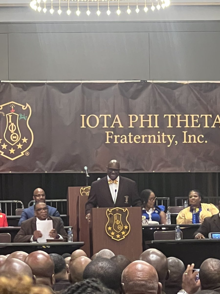 SheKnowsSports's tweet image. When you’re an Iota Sweetheart &amp;amp; an SGRho, sometimes you have to play two parts 🤎💛💙 #OwSweet #EEYIP #60ThConclave2023