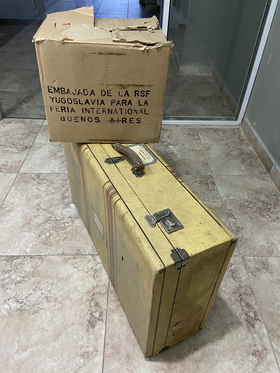 ClaraAnich's tweet photo. Llamado a la solidaridad: busco traductor/a/e del croata al español para trabajar conmigo en un archivo familiar/literario. Por supuesto que es trabajo pago. La solidaridad la pido para el rt.  Me escriben por DM o al mail clara.anich@gmail.com https://t.co/wJ2rTG3K5O