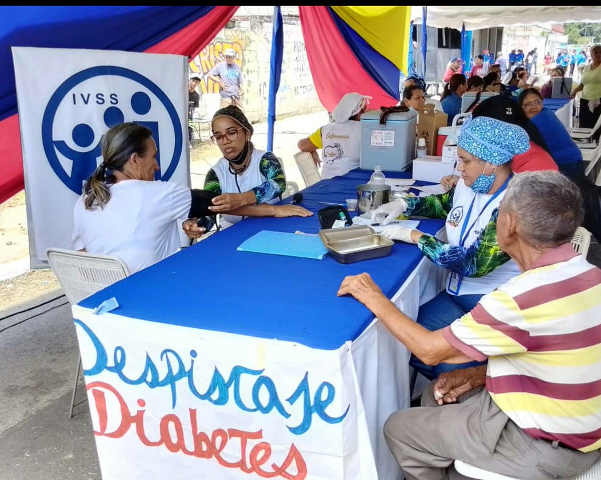 IvssMoron's tweet photo. #GenteIVISS, Atendiendo instrucciones de nuestra #MagalyGutierrez y en el marco de Atención a las víctimas de la #GuerraEconomica, se realizó Mega Jornada de Salud  en la comunidad Sta Ana. 103 pctes atendidos. @NicolasMaduro# @MagaGutierrezV. https://t.co/XP0PyBgwoj