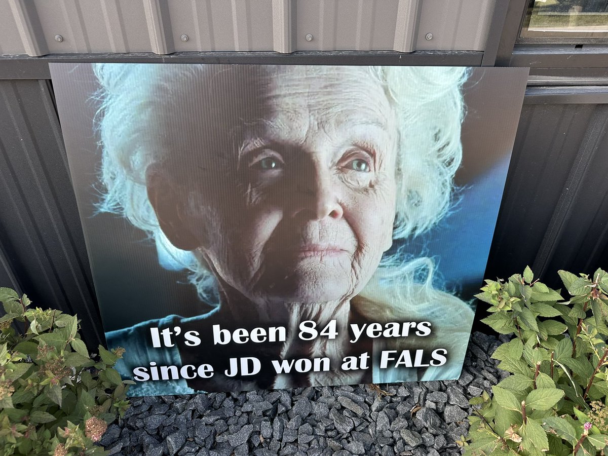 MFRDirtonDirt's tweet photo. Fathead season @FALSNation1946 https://t.co/z6BVJHdcUM