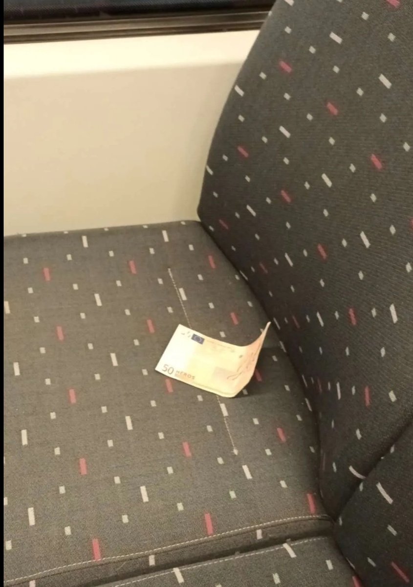 IDIOTS DU VILLAGE tweet media