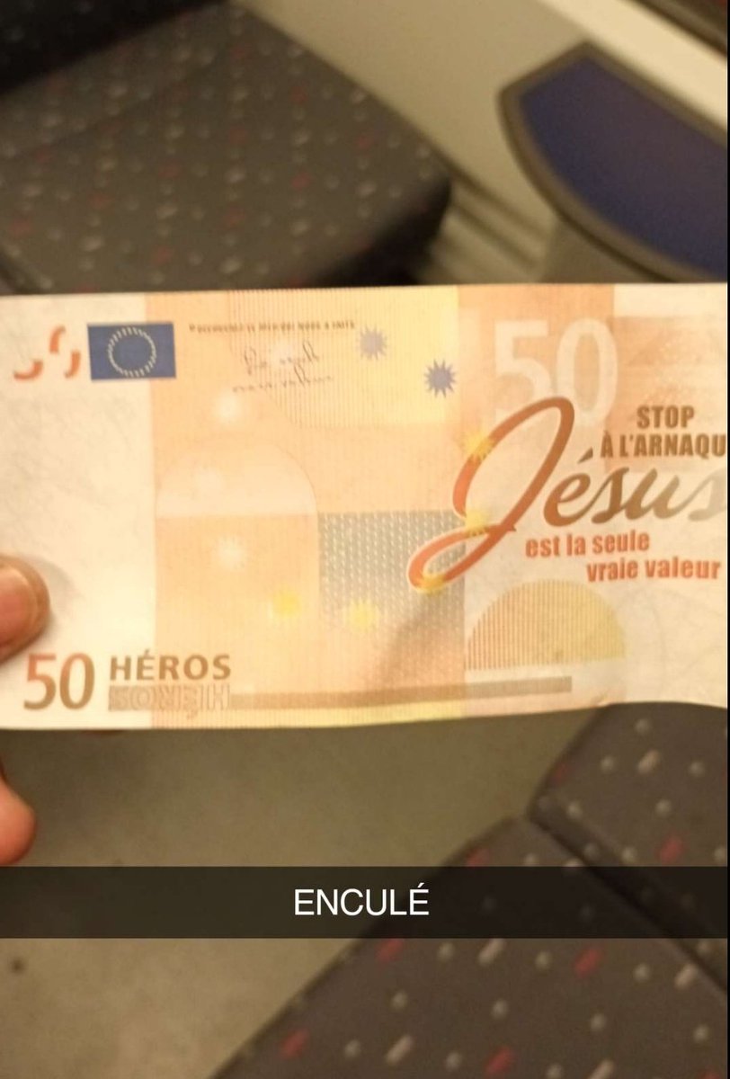 IDIOTS DU VILLAGE tweet media