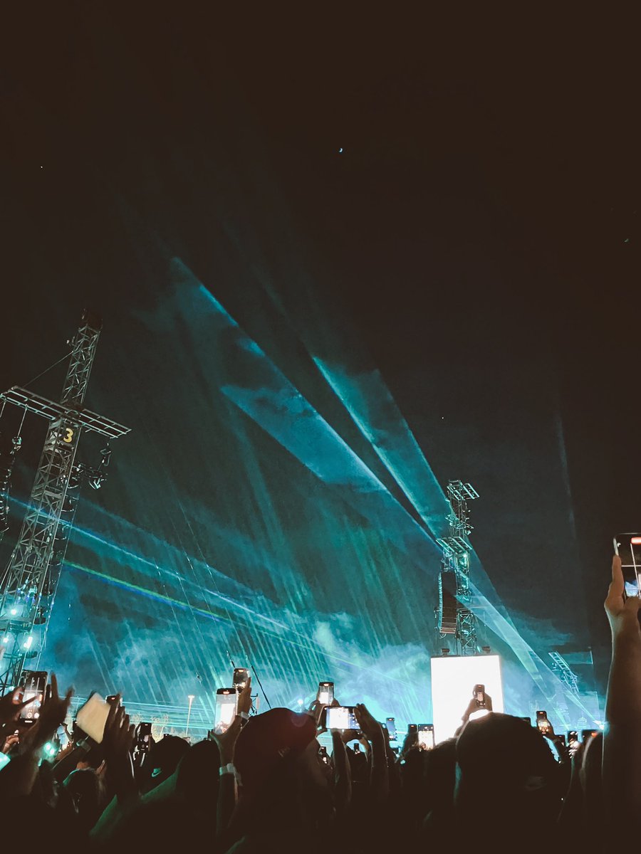 jaeeelynn's tweet photo. waited 12 years for 12 hours 🎈 #theweeknd #xotwod #AHTDMilan #AfterHoursTilDawnTour #ogxo @theweeknd see you again soon! https://t.co/jExmoTyibl