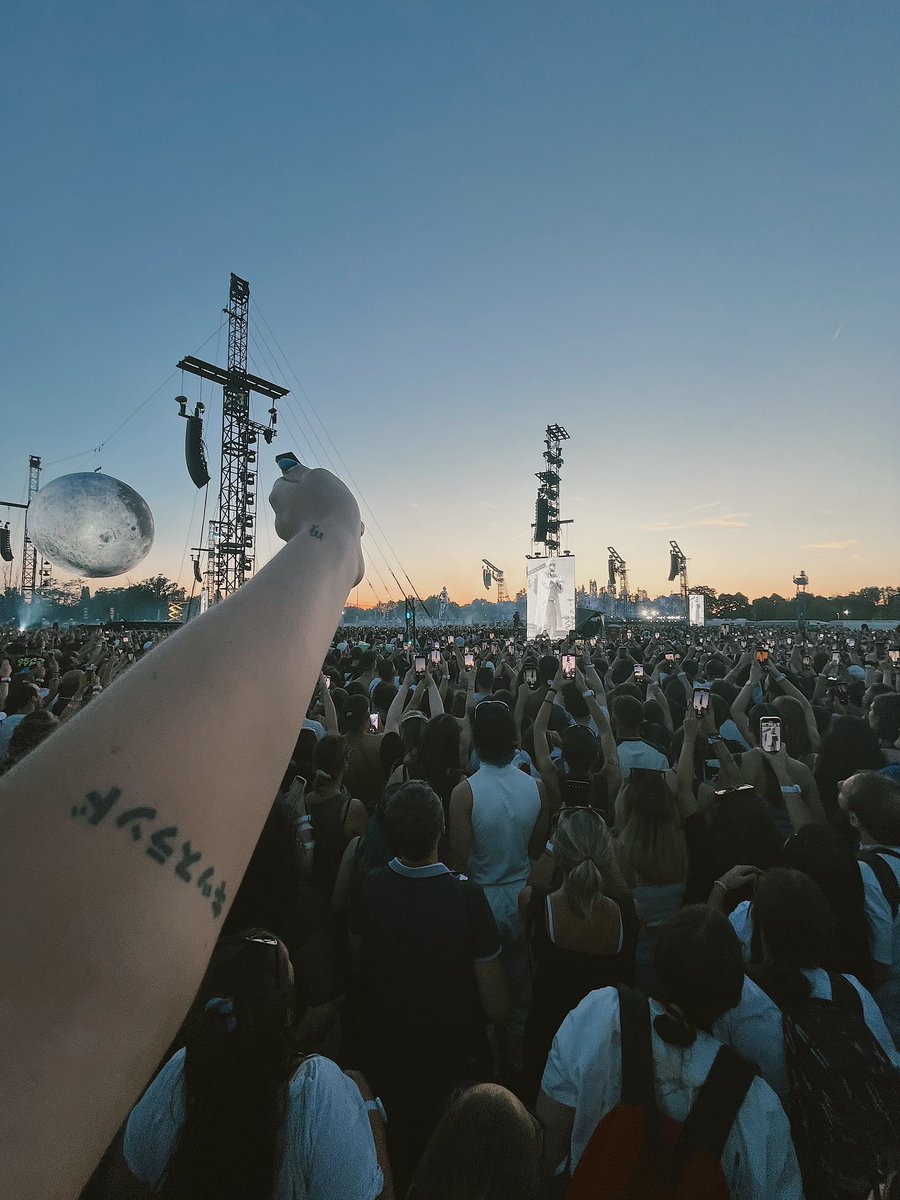 jaeeelynn's tweet photo. waited 12 years for 12 hours 🎈 #theweeknd #xotwod #AHTDMilan #AfterHoursTilDawnTour #ogxo @theweeknd see you again soon! https://t.co/jExmoTyibl