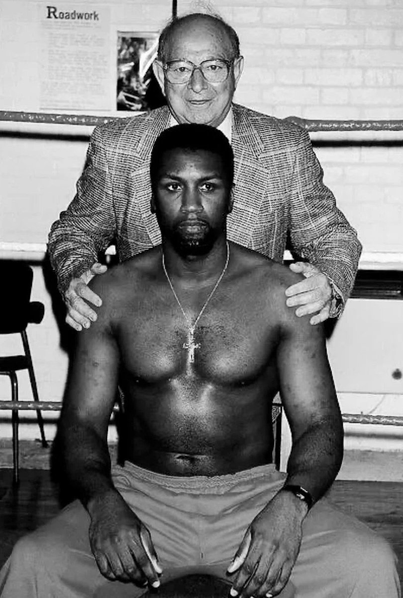 McCleaveBoxing's tweet image. Flashback to '92, our Euro Heavyweight Champ, Derek Williams, pictured with hall of fame trainer Angelo Dundee #BritishBoxing