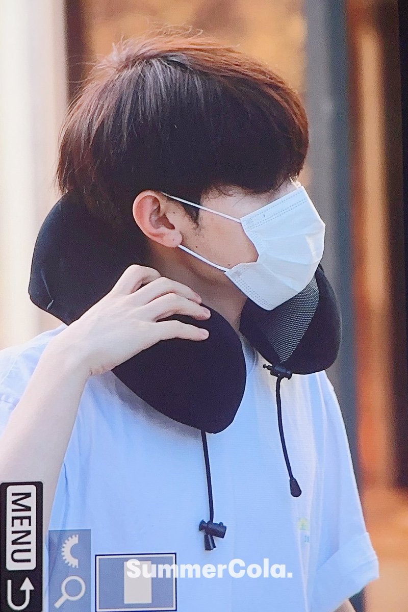 SummerCola0607's tweet photo. 230728 뮤직뱅크 출근 

#ZB1 #ZEROBASEONE #장하오 #ZHANGHAO  #章昊 #ジャンハオ https://t.co/GLNcnU6UTr