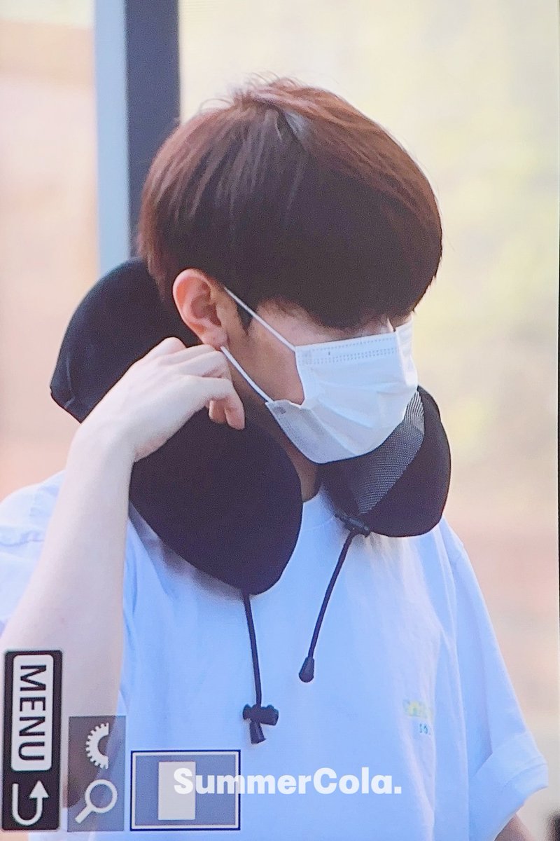 SummerCola0607's tweet photo. 230728 뮤직뱅크 출근 

#ZB1 #ZEROBASEONE #장하오 #ZHANGHAO  #章昊 #ジャンハオ https://t.co/GLNcnU6UTr