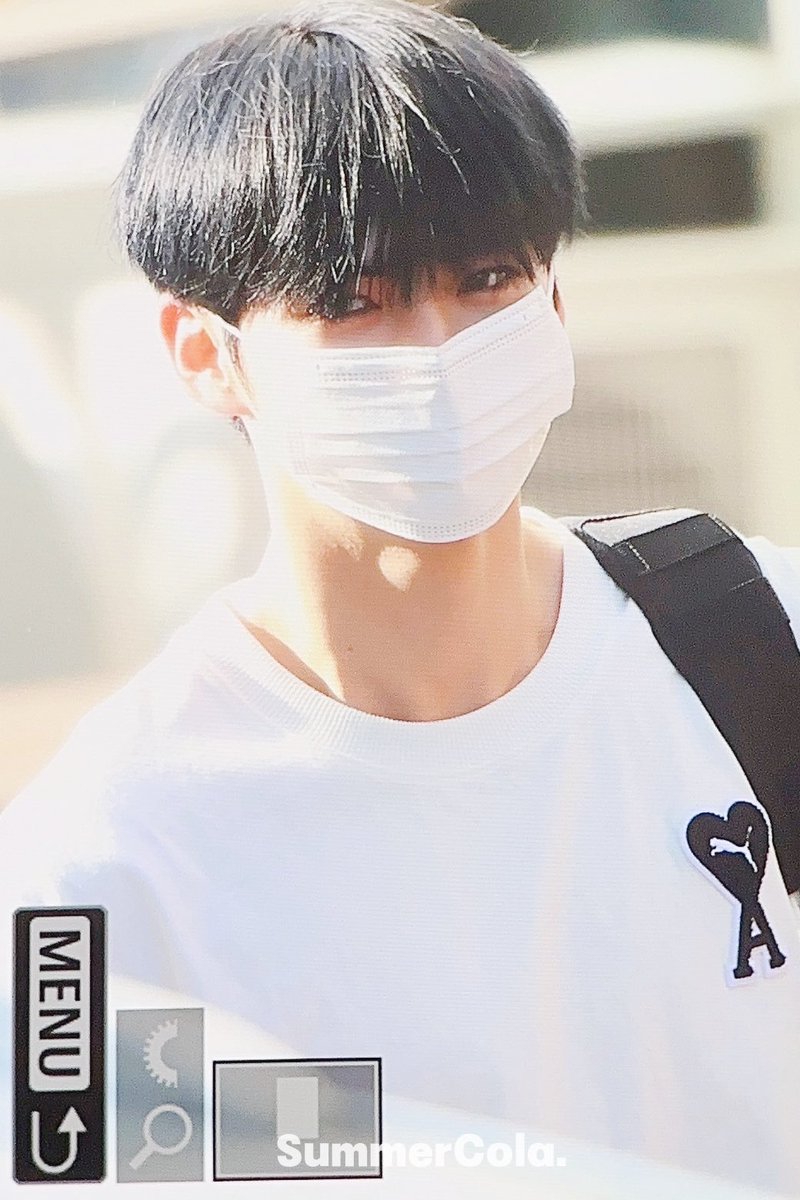 SummerCola0607's tweet photo. 230728 뮤직뱅크 출근 

#ZB1 #ZEROBASEONE #성한빈 #SUNGHANBIN  #ソンハンビン https://t.co/SzxBAsZvZU