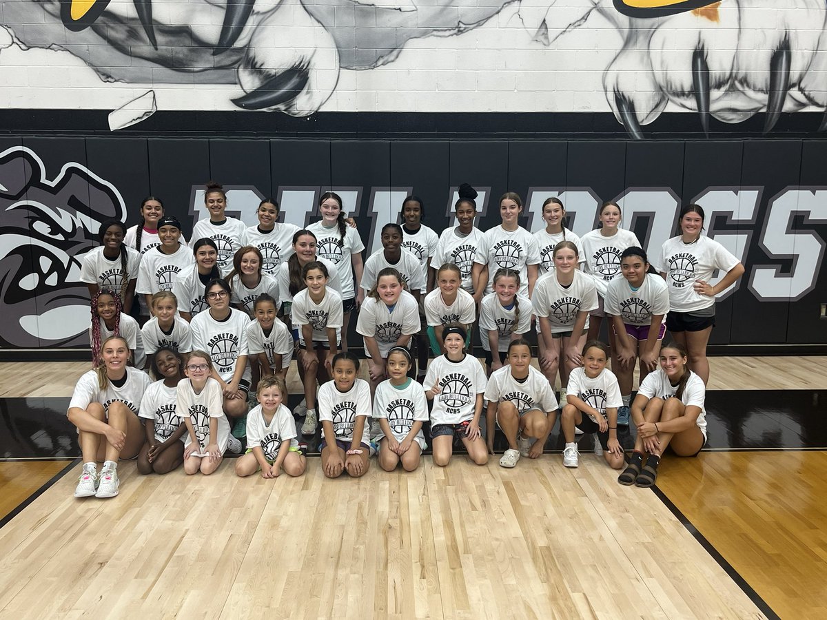 We had a awesome group of future Lady  Bulldog 🏀 players this week! Thank you parents for letting your girls come spend some time with us! #Dawgs @Genevieve_E33