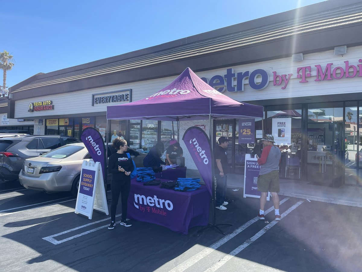 Come on down to our Back 2 School event at 10007 Hawthorne Blvd and get a free backpack! Metro by T-Mobile! #growLA <a href="/iamPaulCLee/">Paul Lee</a> <a href="/ErikSodik/">Erik Sodik</a> <a href="/DawnClarkDC/">Dawn DC Clark</a> <a href="/StacieLlaurado/">Stacie Llaurado</a> <a href="/thayesnet/">Terry Hayes</a>