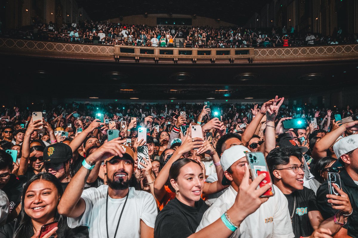 foxoakland's tweet photo. Three unforgettable sold out nights in the books on @LarryJuneTFM's Market Run 🍊

7.23 | 📸: @afterburn_digi 
7.24 | 📸: @dfishswish 
7.26 | 📸: @yoookayla https://t.co/iNa21XoA1r