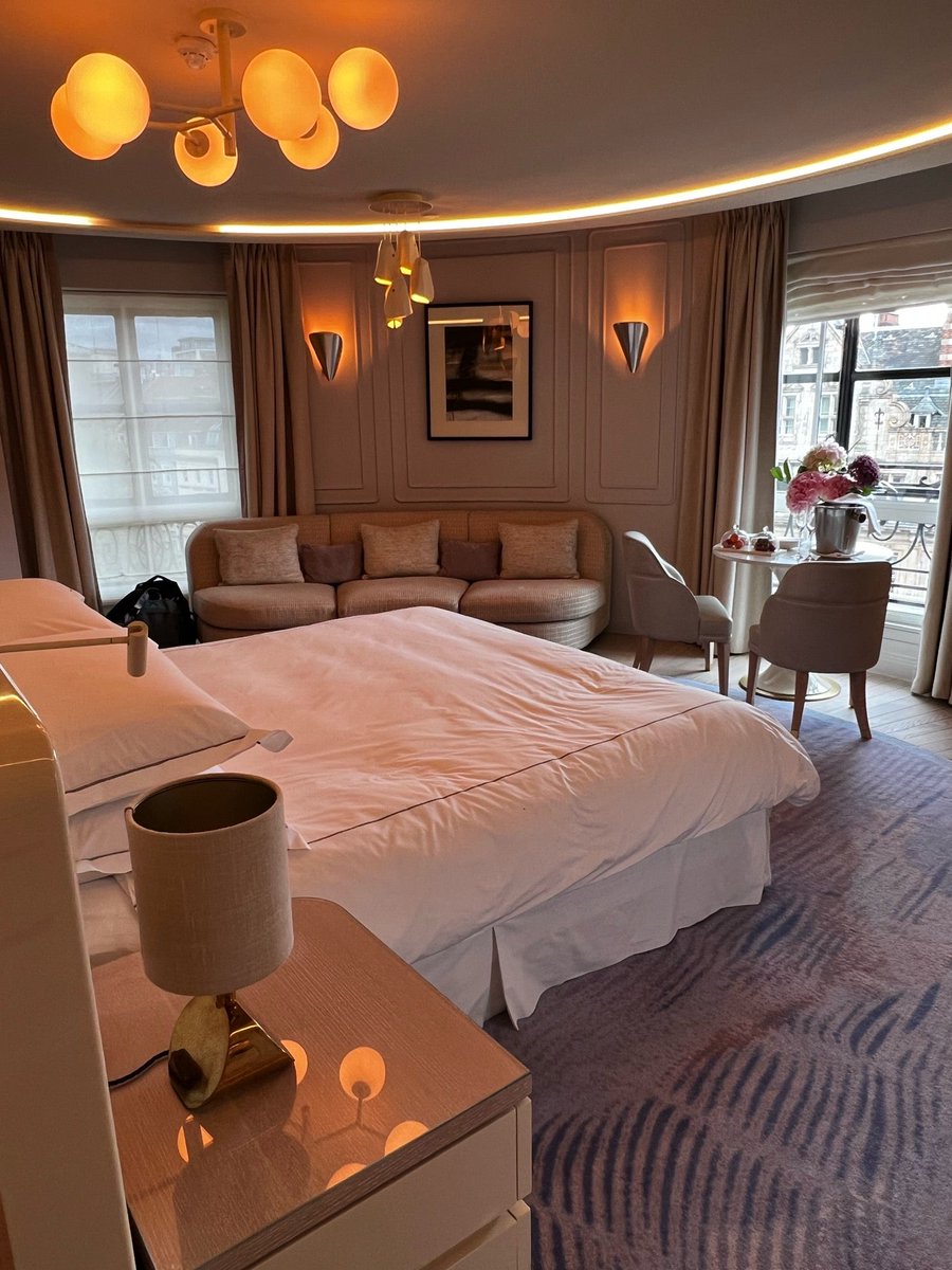 geocartex's tweet photo. Amazing room! Thank you One Aldwych! (at @OneAldwych Hotel in London, Greater London) https://t.co/pnJXfPIG49 https://t.co/qYZSD4o2eB