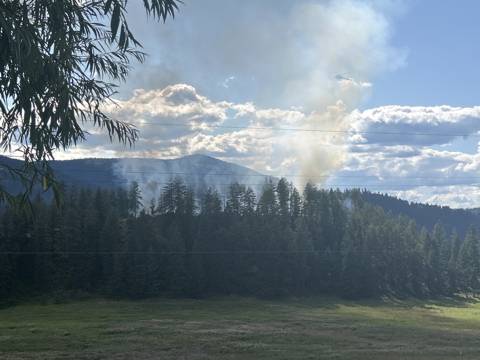 fire_feeds's tweet photo. New wildfire: The #HudesmanFire in #Colville #StevensCounty #WA User submitted photo & description: The fire is behind Super 1 and it’s trying to climb down the hill toward Super 1 and the apartments there. Fire crew is there fighting it and helicopters have been flying in with water to the site.
https://t.co/PjYRI592Ko
https://t.co/pxZXv2HwLp
🇺🇸🔥