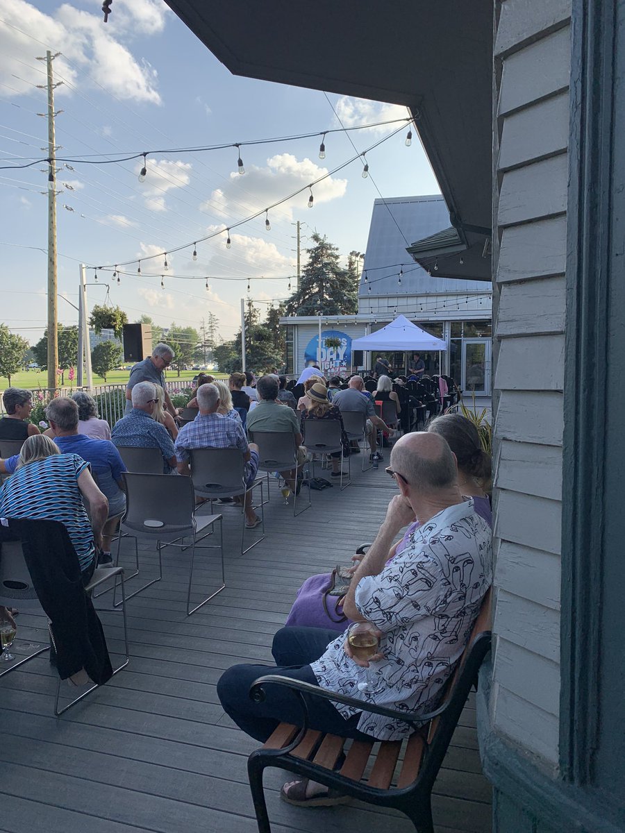 TurnbullWhitby's tweet photo. What a great evening at Thursday Night Live hosted by the @stationgallery! The Station Gallery is a key part of our #Whitby community, connecting residents through local art &amp; artists. 

I was glad to show my support tonight. Awesome performances from Sidewalk Crusade🎸 https://t.co/3Yg2HCtMUq
