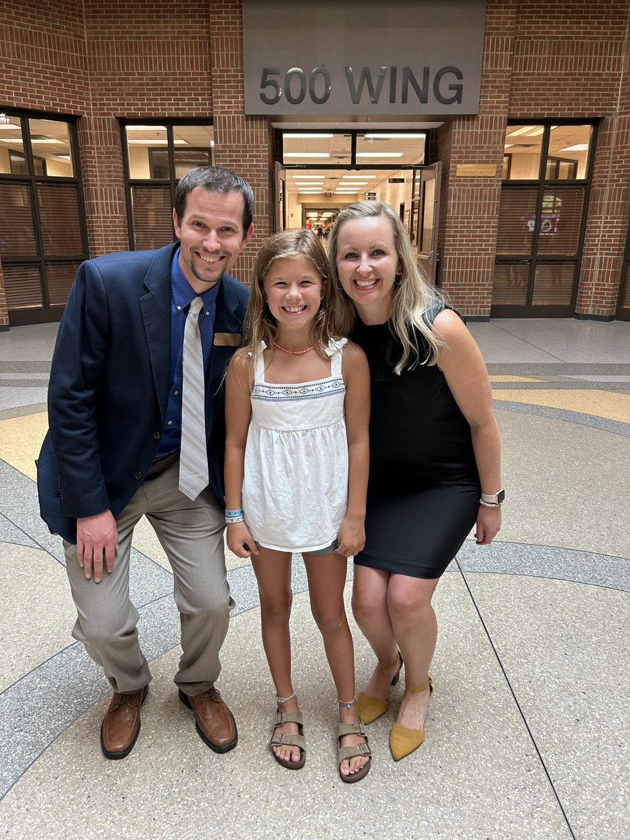ashleymsnider's tweet photo. The Snider baby is officially a middle schooler. Thankful for the warm welcome at @RichmondHillMS ! Sure going to miss working with these two superstars but thankful Mollie B is well taken care of! 🖤💛 https://t.co/40D50uxCyP