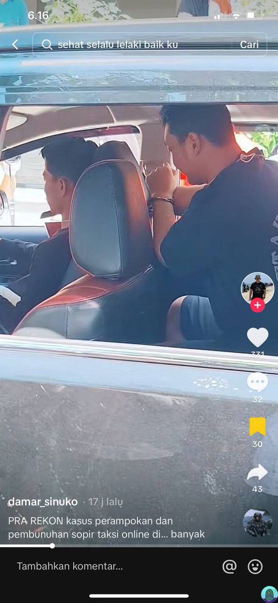 tanyakanrl's tweet photo. 💚 TW / / pembunuhan 

pra rekon pembunuhan di smrg, driver online yg narik sampe malem demi cari biaya extra buat istrinya yg mau lahiran anak pertama tewas dibunuh sama penumpangnya sendiri😭 gbs bayangin, selain butuh duit istrinya juga butuh suaminya.. 😭 https://t.co/83OX8vi0d3
