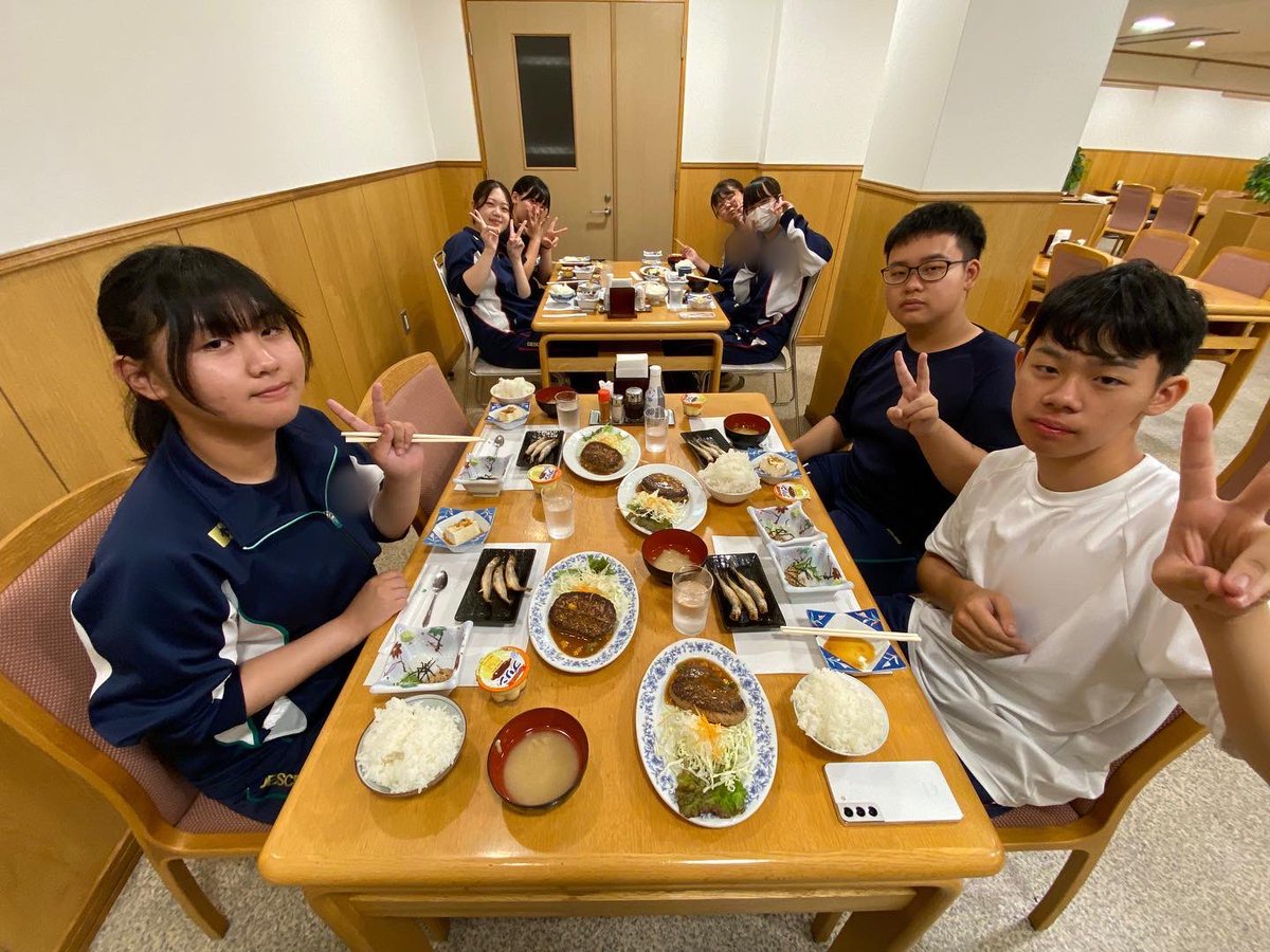 anwe_2024's tweet photo. 夏合宿in美深【1日目】
今日から3日間美深町にて夏合宿を行います！コンクールに向けての最終練習のため、みんな気合いが入っています🔥私たちの応援よろしくお願いします‼️ https://t.co/PXoksqxWJS