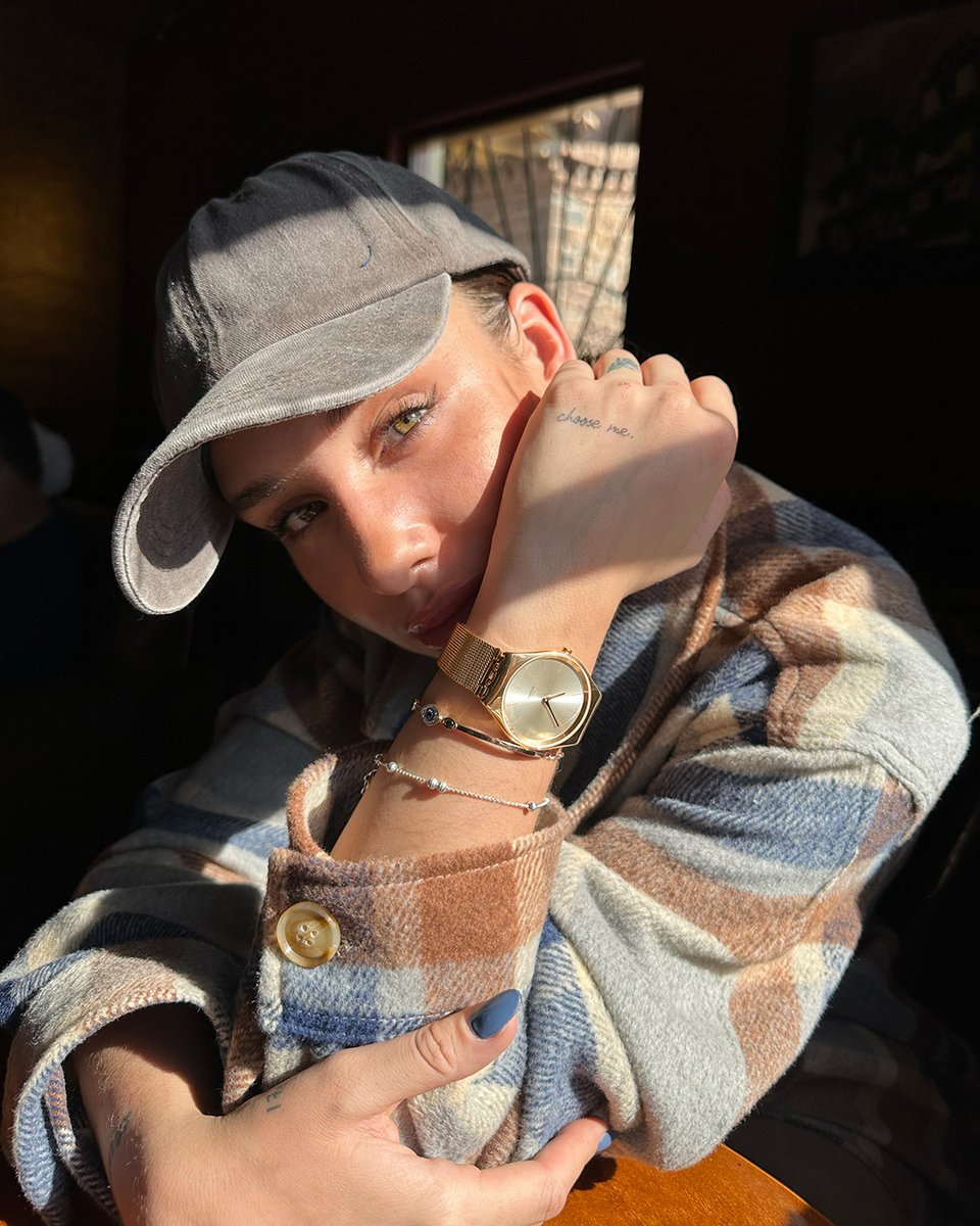 Agrega un toque elegante a cualquier look. CONTRASTED SIMPLICITY. #SkinIrony
swat.ch/38Skqsi