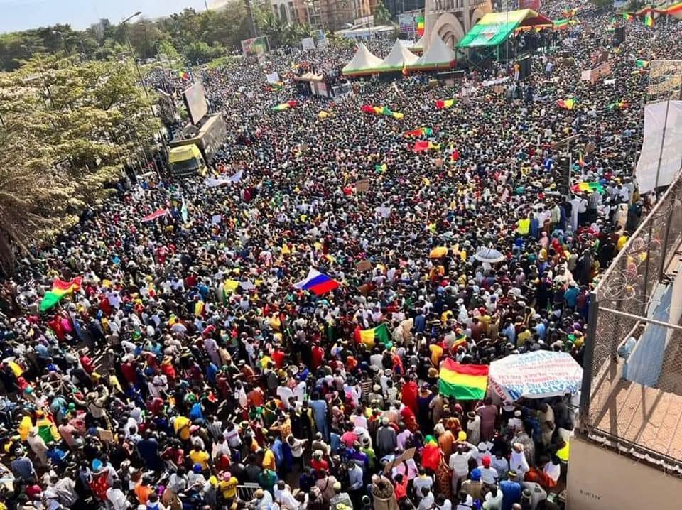 noahjeanj's tweet photo. 🛑STOP à l’ingérence française et de la CEDEAO au Niger 🇳🇪
Peuple du Niger, vos forces de sécurité et de défense ont fait leur job: barrer la françafrique à jamais
C’est maintenant à vous de terminer la partition comme au Mali 🇲🇱 tout comme au Burkina Faso 🇧🇫
Vive la liberté✊ https://t.co/UxLf93e9iP
