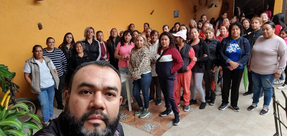 isra_p_g's tweet photo. Hoy tuve la oportunidad de visitar a mis amigas de Ciudad Azteca, La Florida y Rinconada de Aragon. 

Llevamos el mensaje de nuestro amigo @alfredodelmazo  a todas nuestras amigas.

#Distrito8 
#EnEquipoEsMejor
#VePorMas https://t.co/YfPpu34Ydi