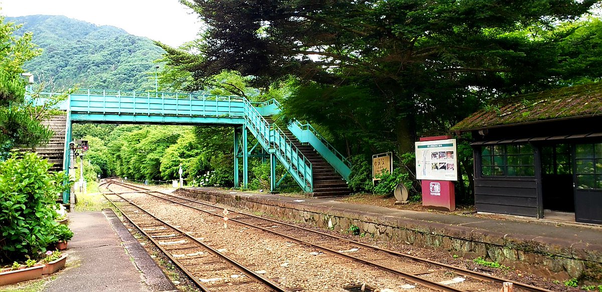 umeume0216's tweet image. #佐藤健デビュー17周年
お祝いのとき
みんなで夏虫に行ったの
📷📹アップしわすれてた🤣

#わたらせ渓谷鐵道
#沢入駅

一日に2回だけ
二台🚃がこの駅で並ぶみたい
たまたま
そのタイミングに出逢った😳

#佐藤健
#半分青い