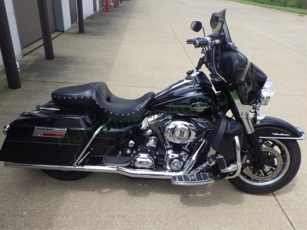 HandlineAuction's tweet image. Check out this HOT LOT from Online Auction # 263 (starts August 3rd) !!!

Lot # 200h - 2008 Harley Davidson Ultra Classic Electra Glide 🏍️ 

handlinesauctions.hibid.com/lot/164054347/…

#auction #auctions #onlineauctions #onlineauction #motorcycle #harleydavidson #harley #hotlot