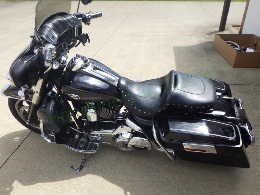 HandlineAuction's tweet image. Check out this HOT LOT from Online Auction # 263 (starts August 3rd) !!!

Lot # 200h - 2008 Harley Davidson Ultra Classic Electra Glide 🏍️ 

handlinesauctions.hibid.com/lot/164054347/…

#auction #auctions #onlineauctions #onlineauction #motorcycle #harleydavidson #harley #hotlot