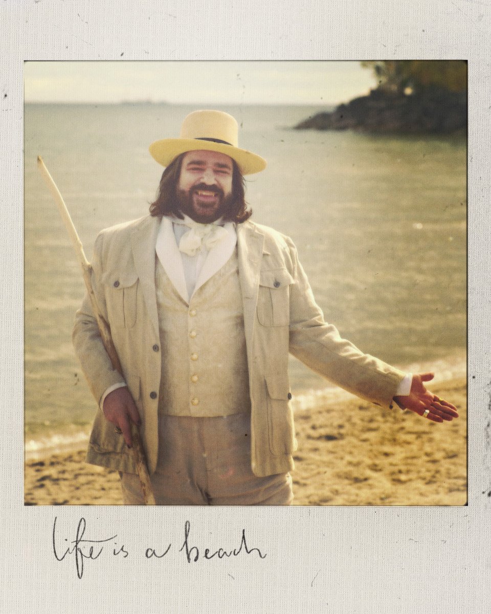 FXNetworks's tweet photo. my job is beach https://t.co/AZsKaRevBP