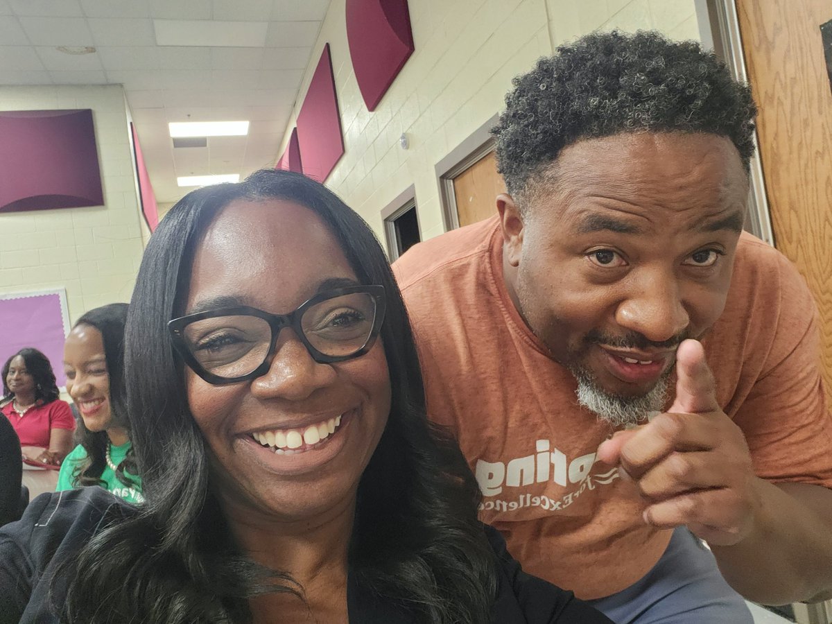 PrincipalDrH's tweet photo. When you say "bring em' out, bring em' out", @DeKalbSchools  Superintendent Horton and Team did just that! Day 3 of our leadership conference is a wrap. Leaders, are you ready to #DisruptforExcellence 🙌🏽 #Area1  #HPride https://t.co/mT8yYfCvim